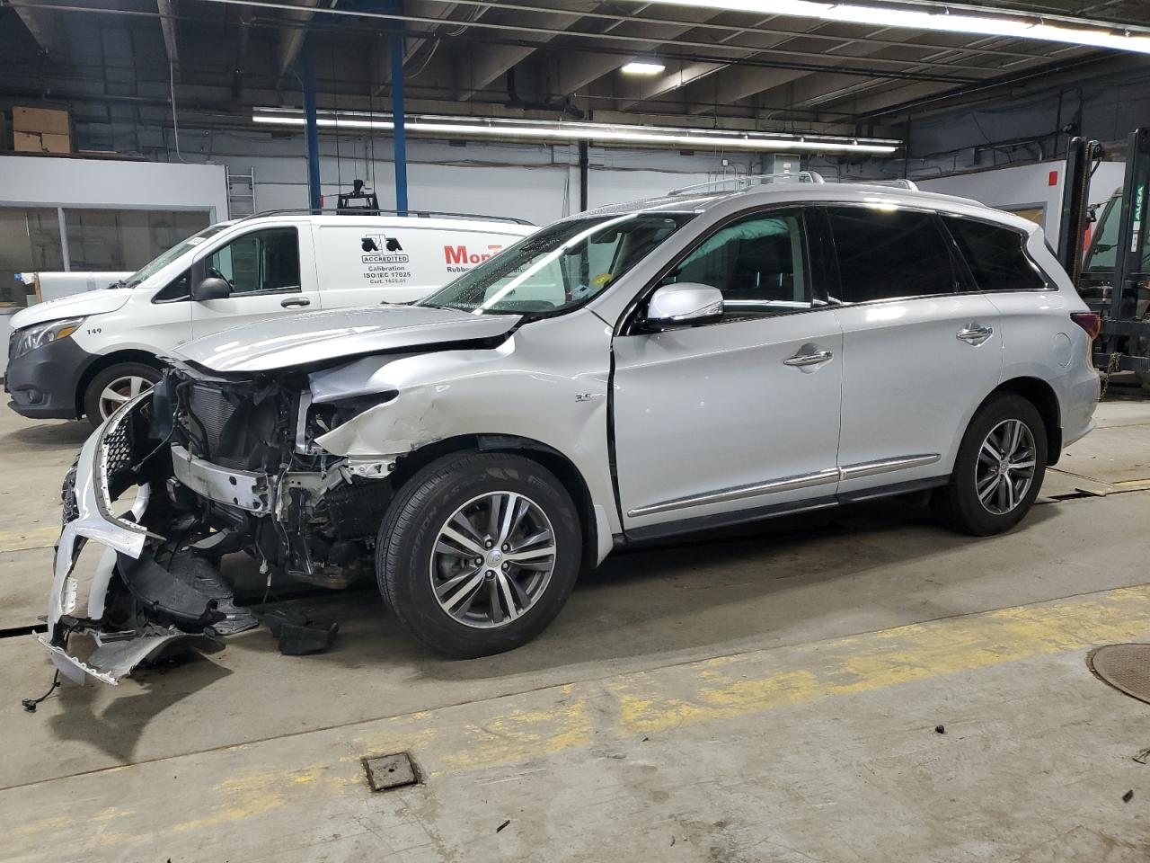 2020 Infiniti Qx60 Luxe for Sale in Wheeling, IL - Front End