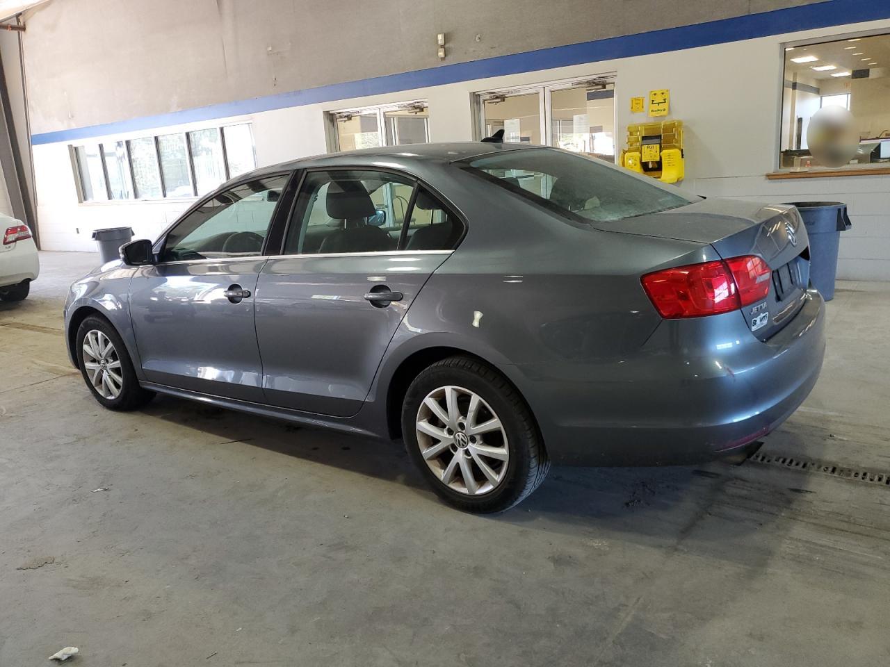 2014 Volkswagen Jetta - Image 2