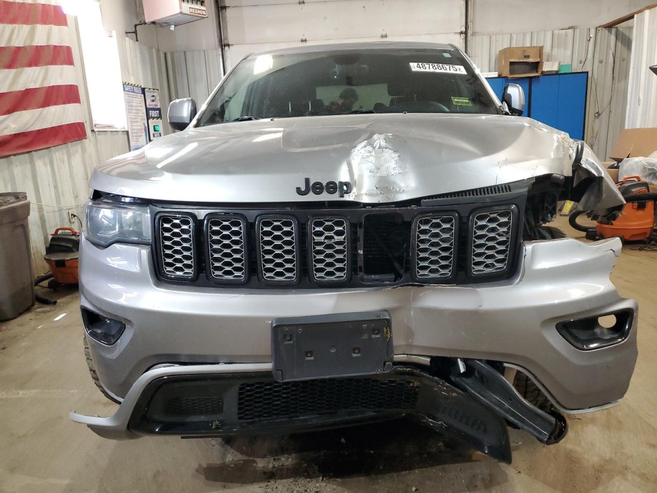 2017 Jeep Grand Cherokee - Image 5