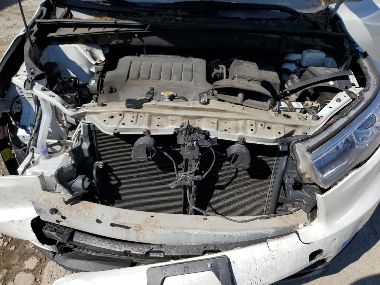 2015 Toyota Highlander - Image 12