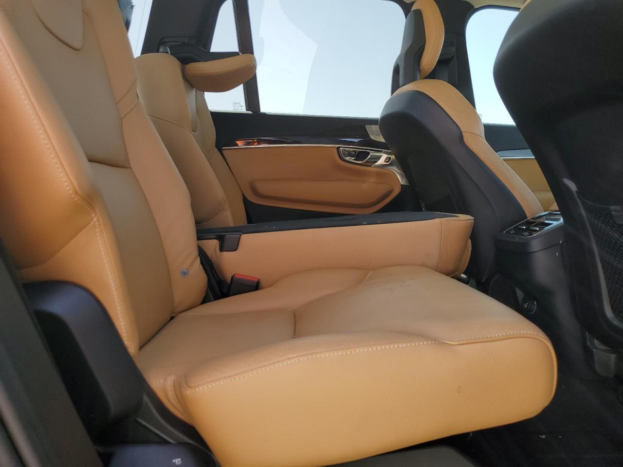 2016 Volvo XC90 - Image 10