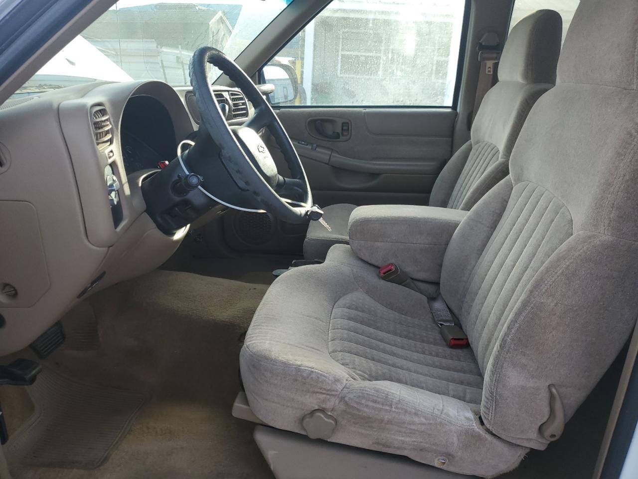 2000 Chevrolet S-10 Pickup - Image 7