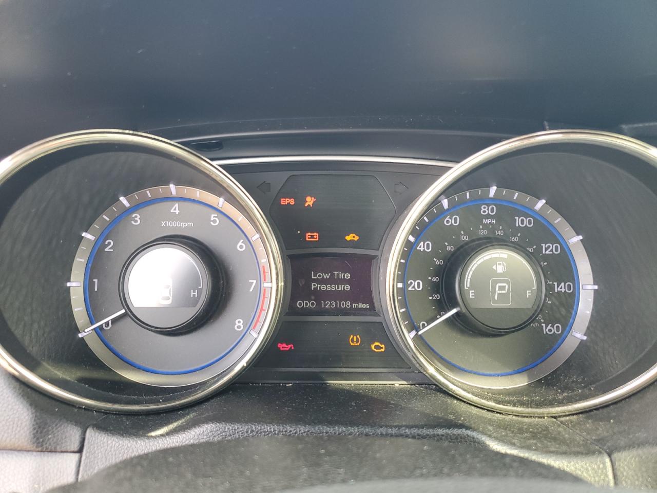 2012 Hyundai Sonata - Image 9