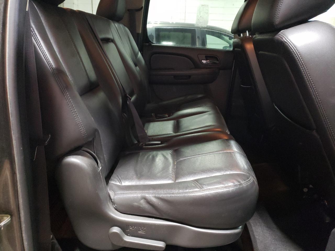 2011 GMC Yukon - Image 11