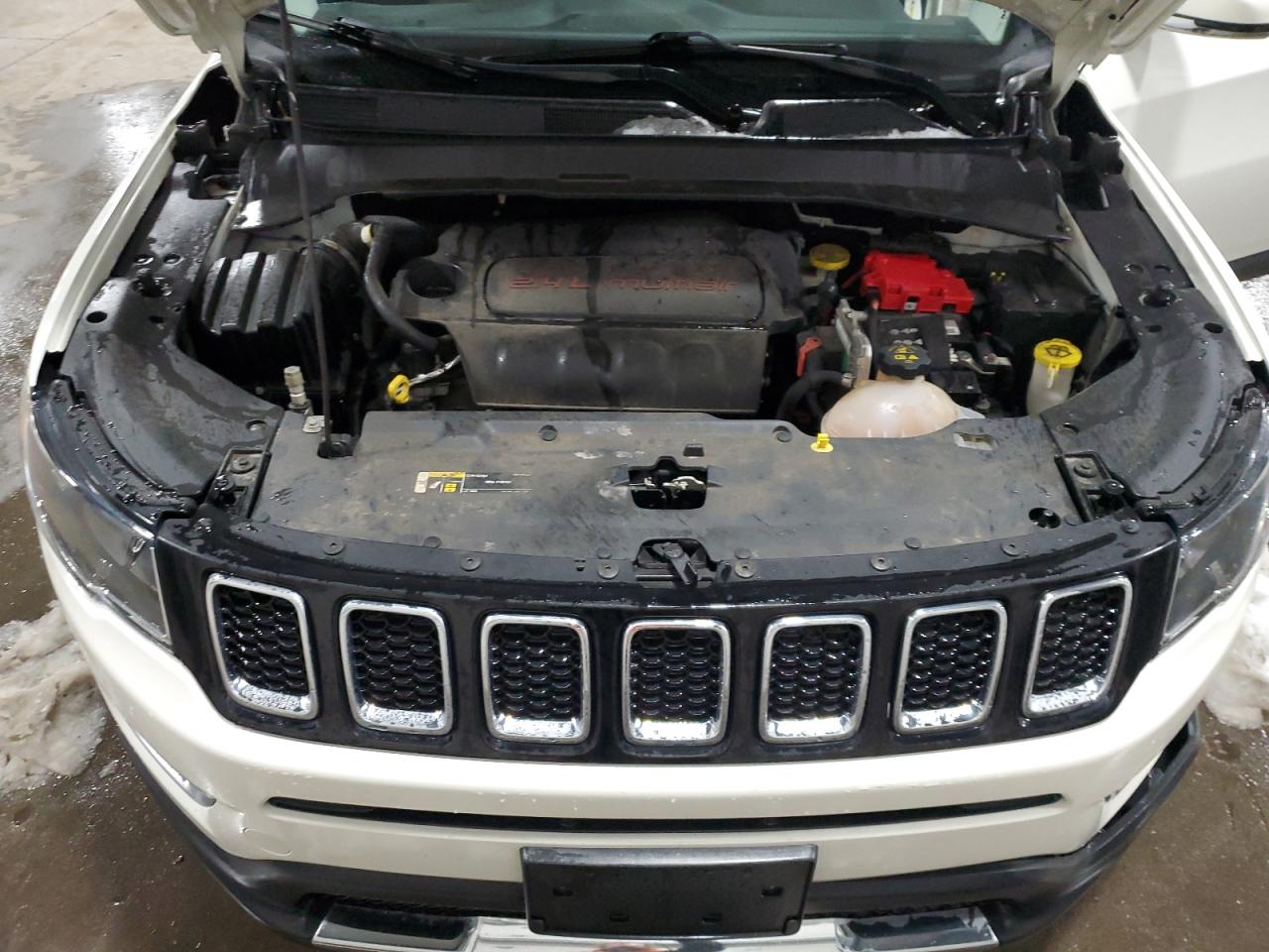 2019 Jeep Compass - Image 13