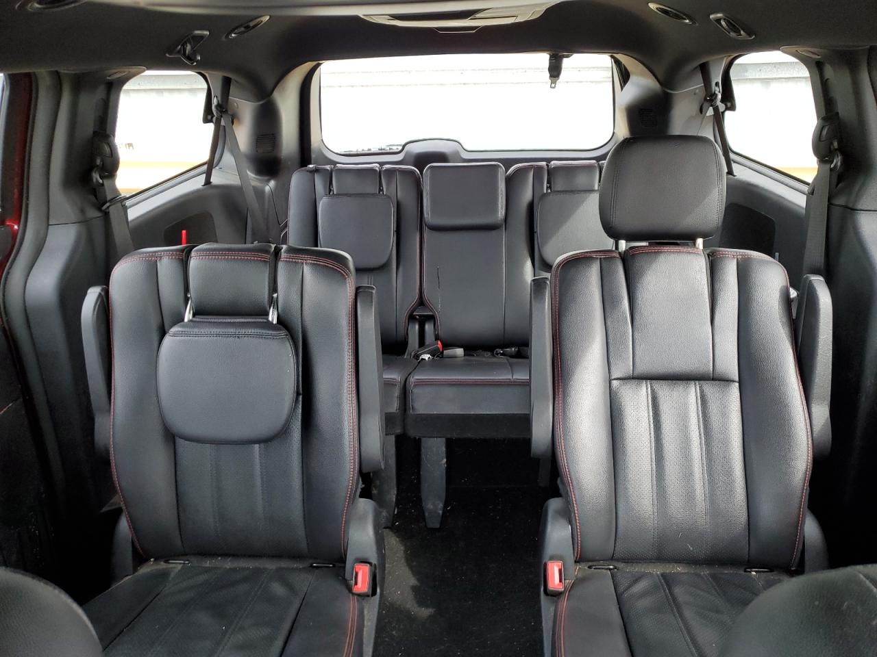 2019 Dodge Caravan - Image 10