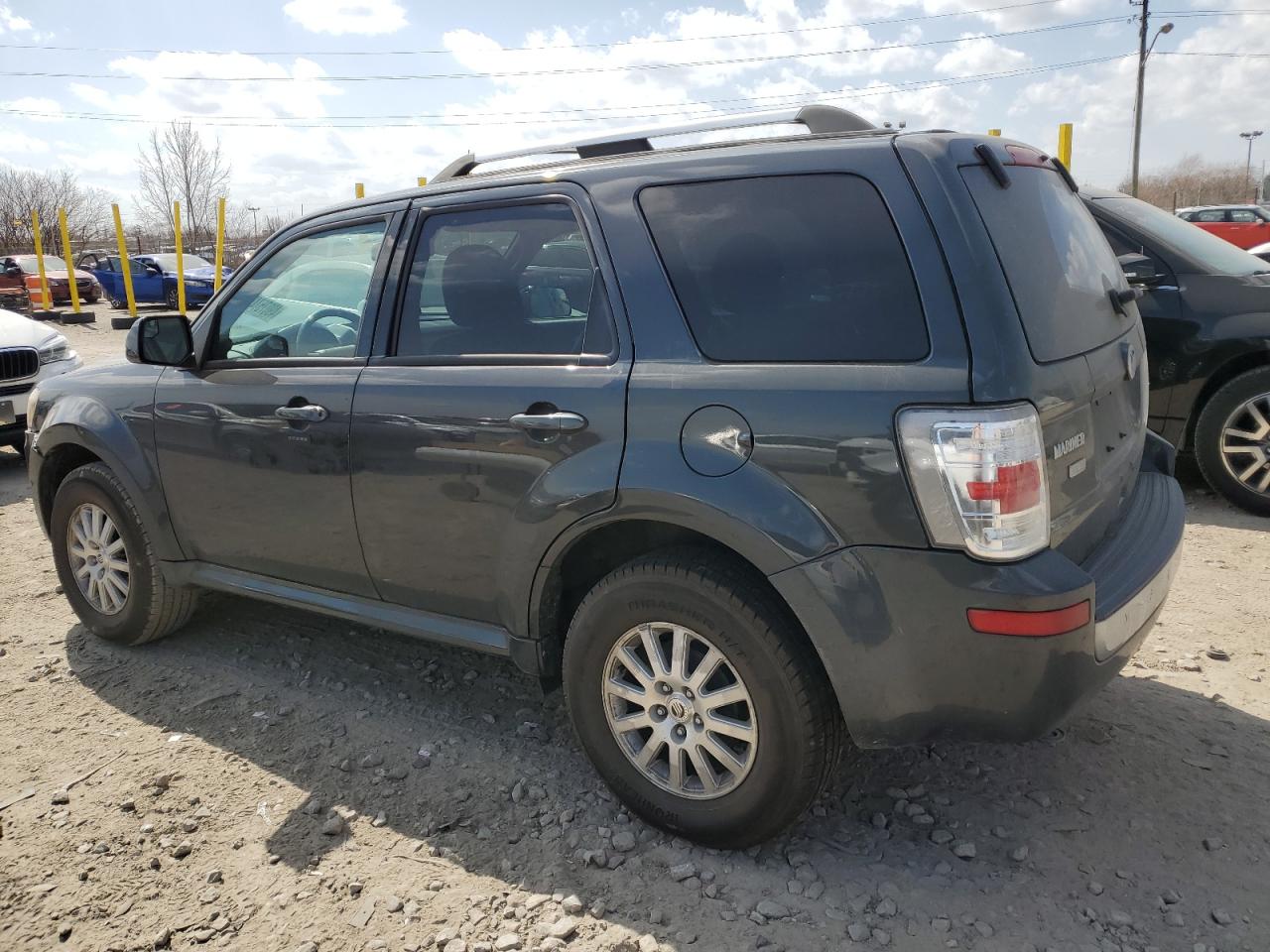 2010 Mercury Mariner - Image 2