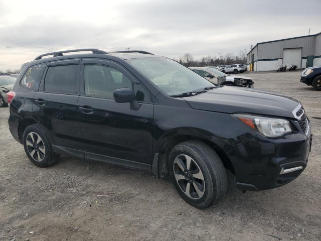  SUBARU FORESTER 2017 Czarny