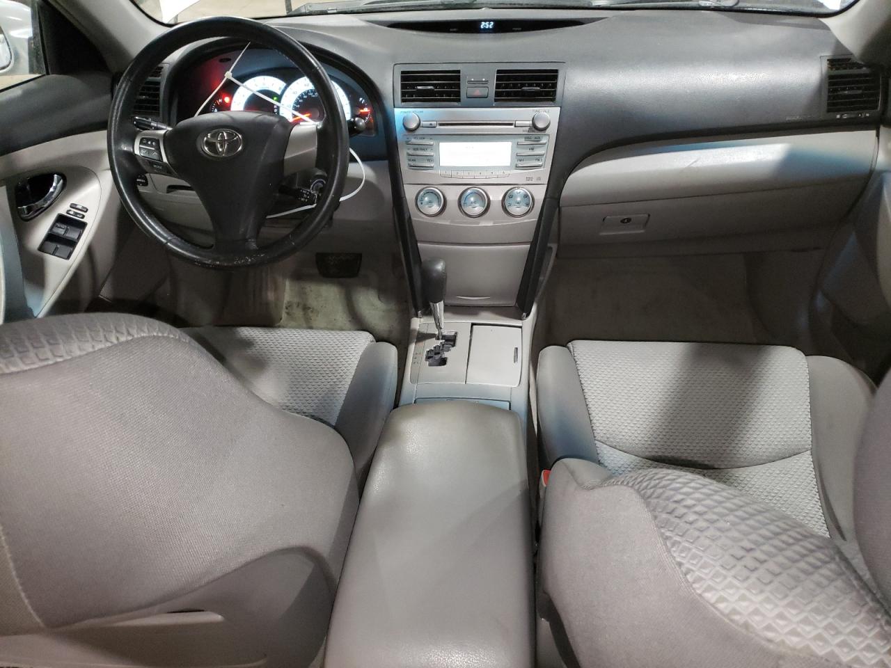 2009 Toyota Camry - Image 8