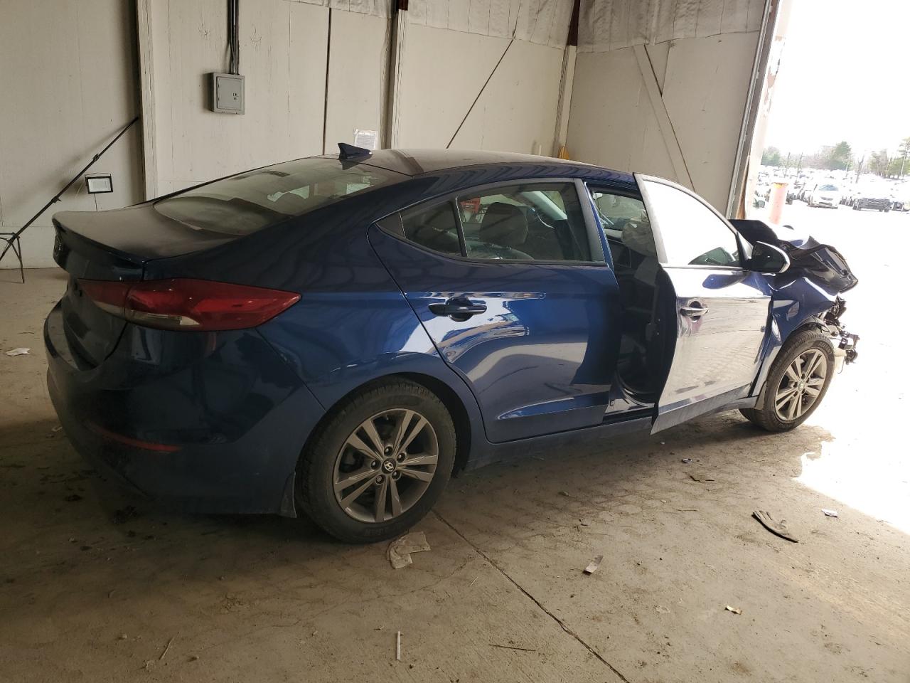 2018 Hyundai Elantra - Image 3