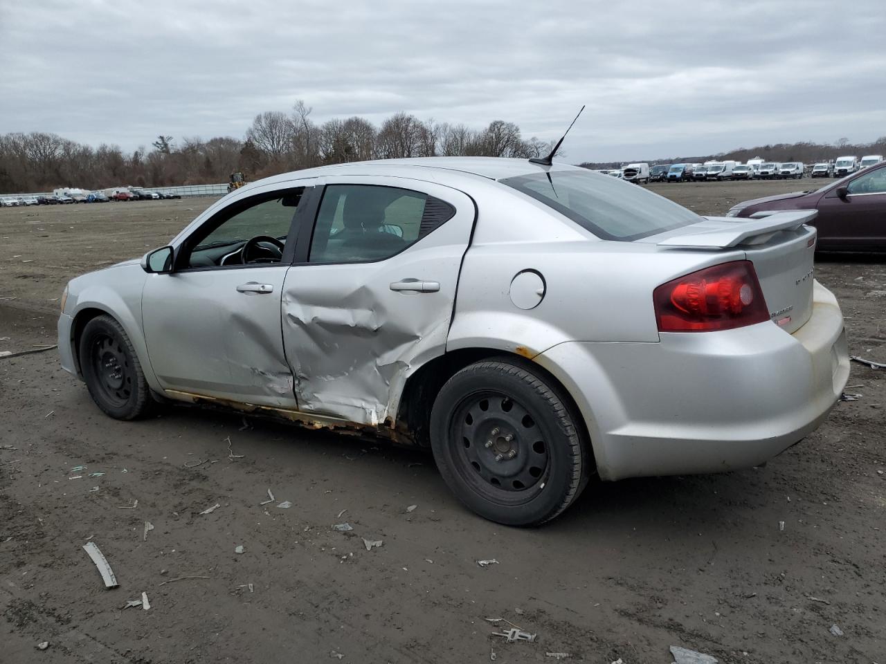 2011 Dodge Avenger - Image 2