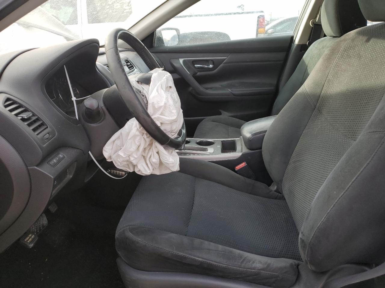 2015 Nissan Altima - Image 7