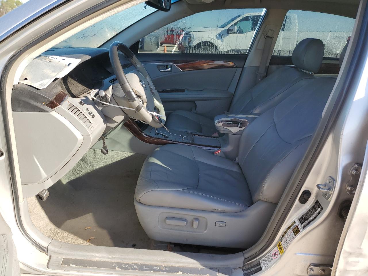 2008 Toyota Avalon - Image 7
