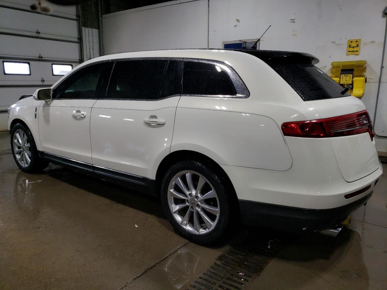 2012 Lincoln MKT - Image 2