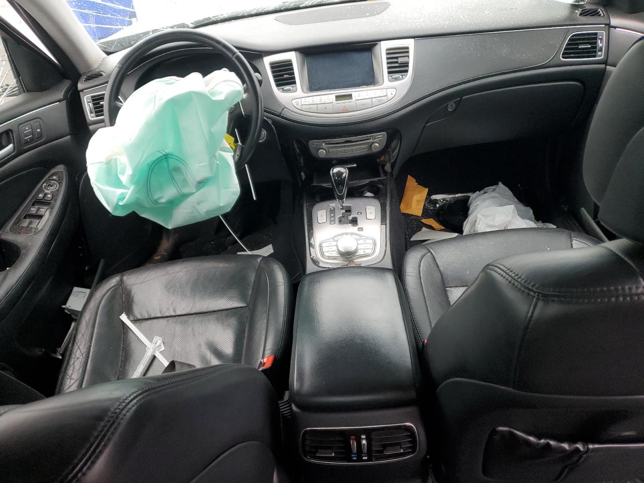 2013 Hyundai Genesis - Image 8