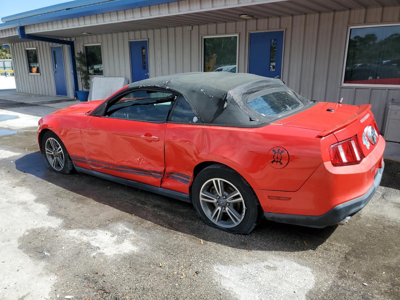 2011 Ford Mustang - Image 2