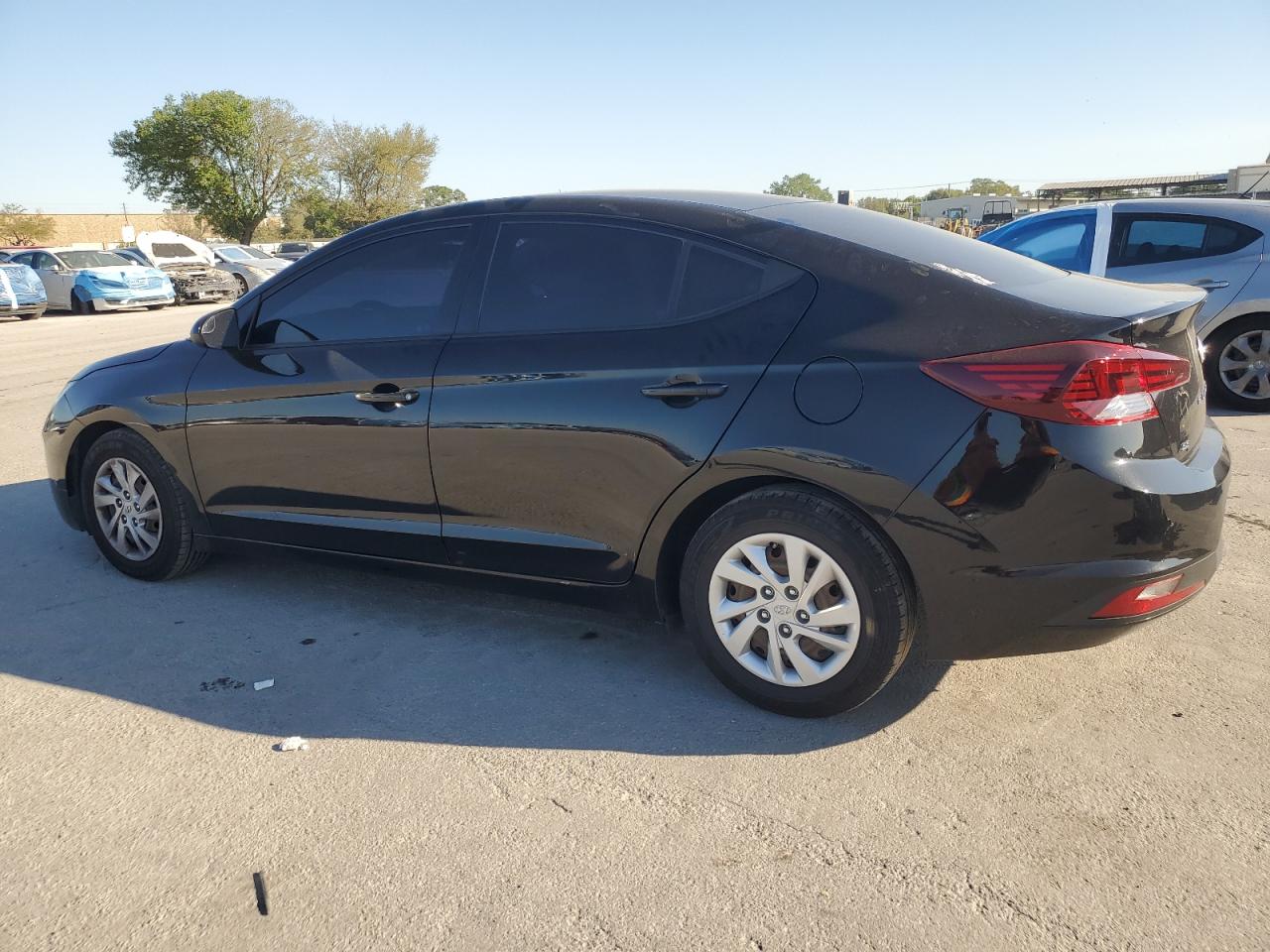 2019 Hyundai Elantra - Image 2