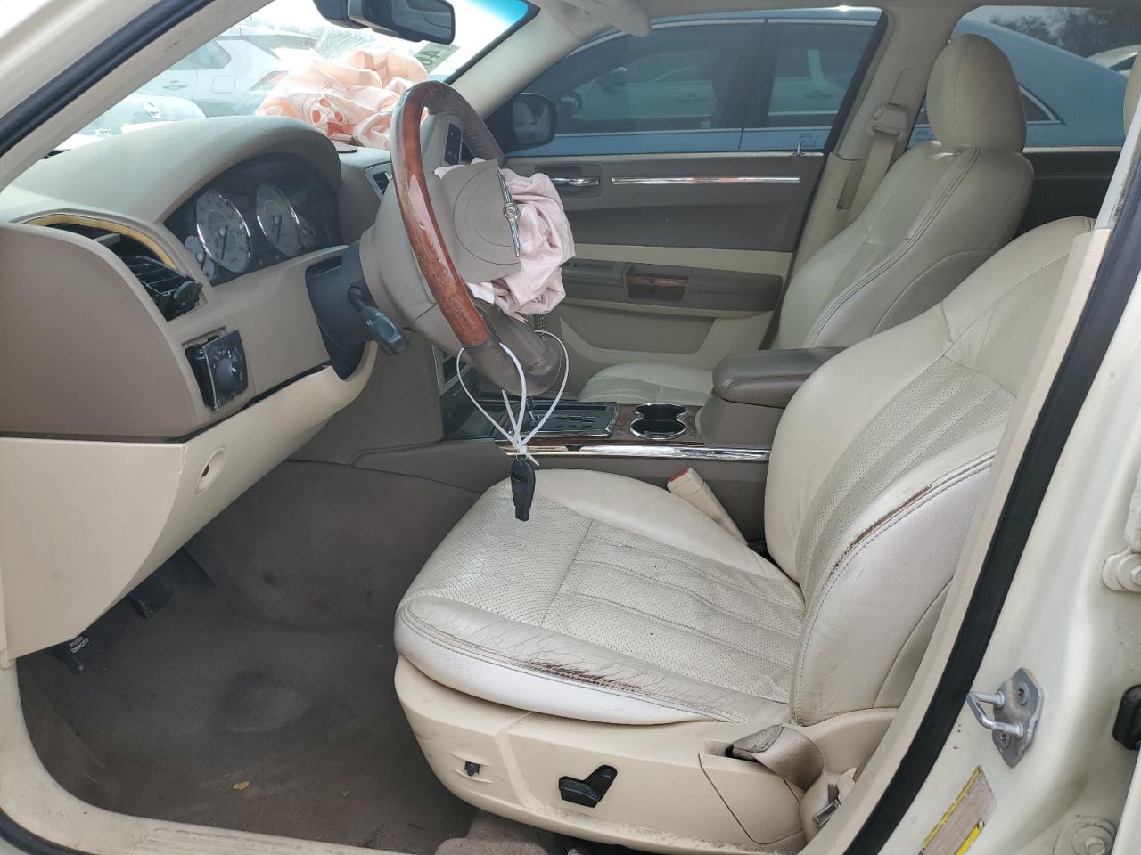 2008 Chrysler 300 - Image 7