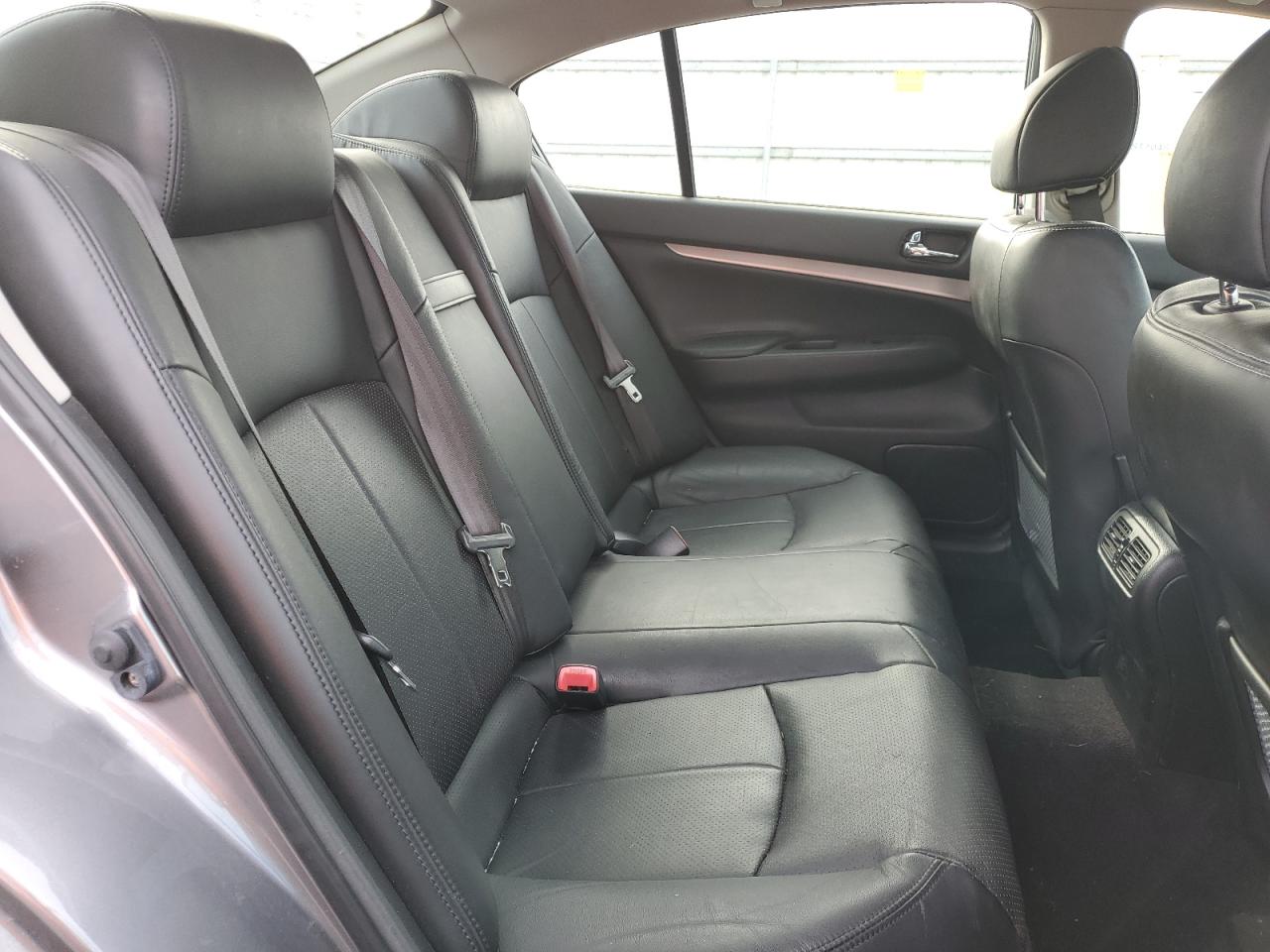 2013 Infiniti G - Image 10