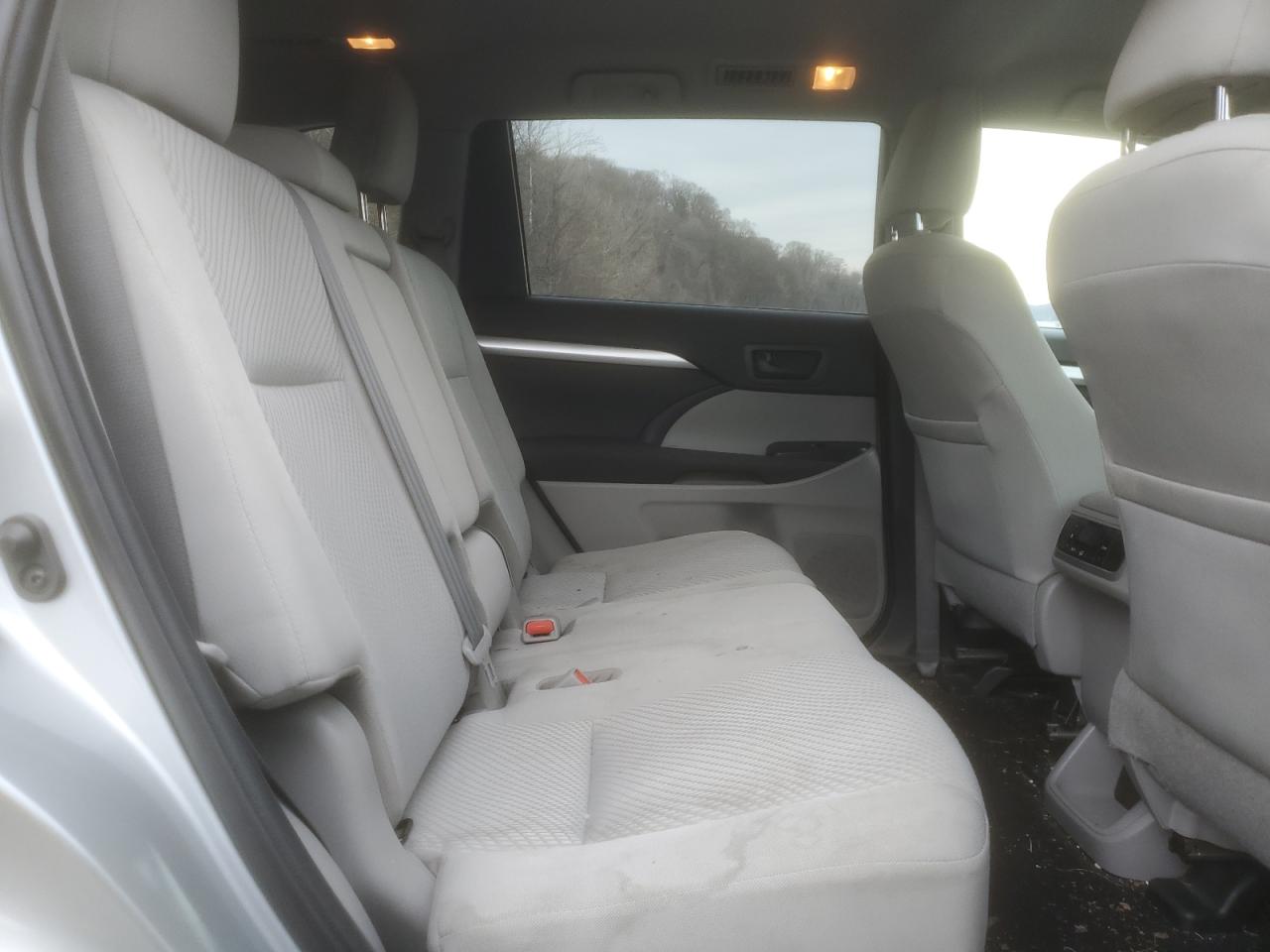 2019 Toyota Highlander - Image 11