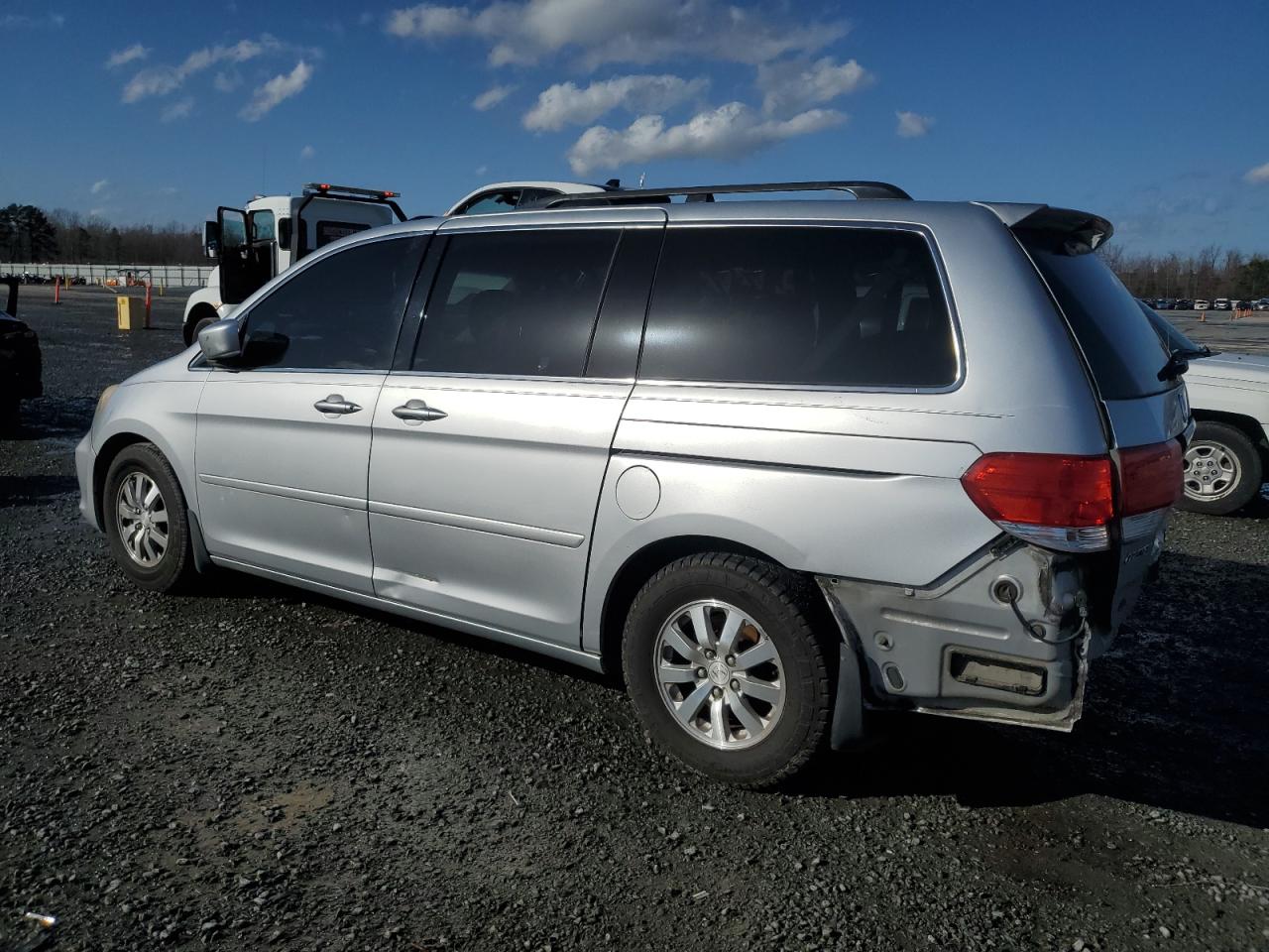 2010 Honda Odyssey - Image 2