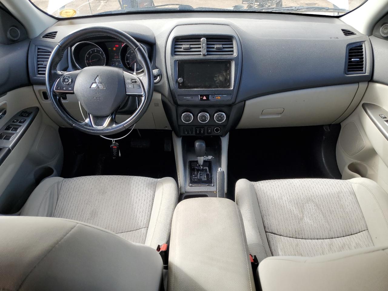 2019 Mitsubishi Outlander - Image 8