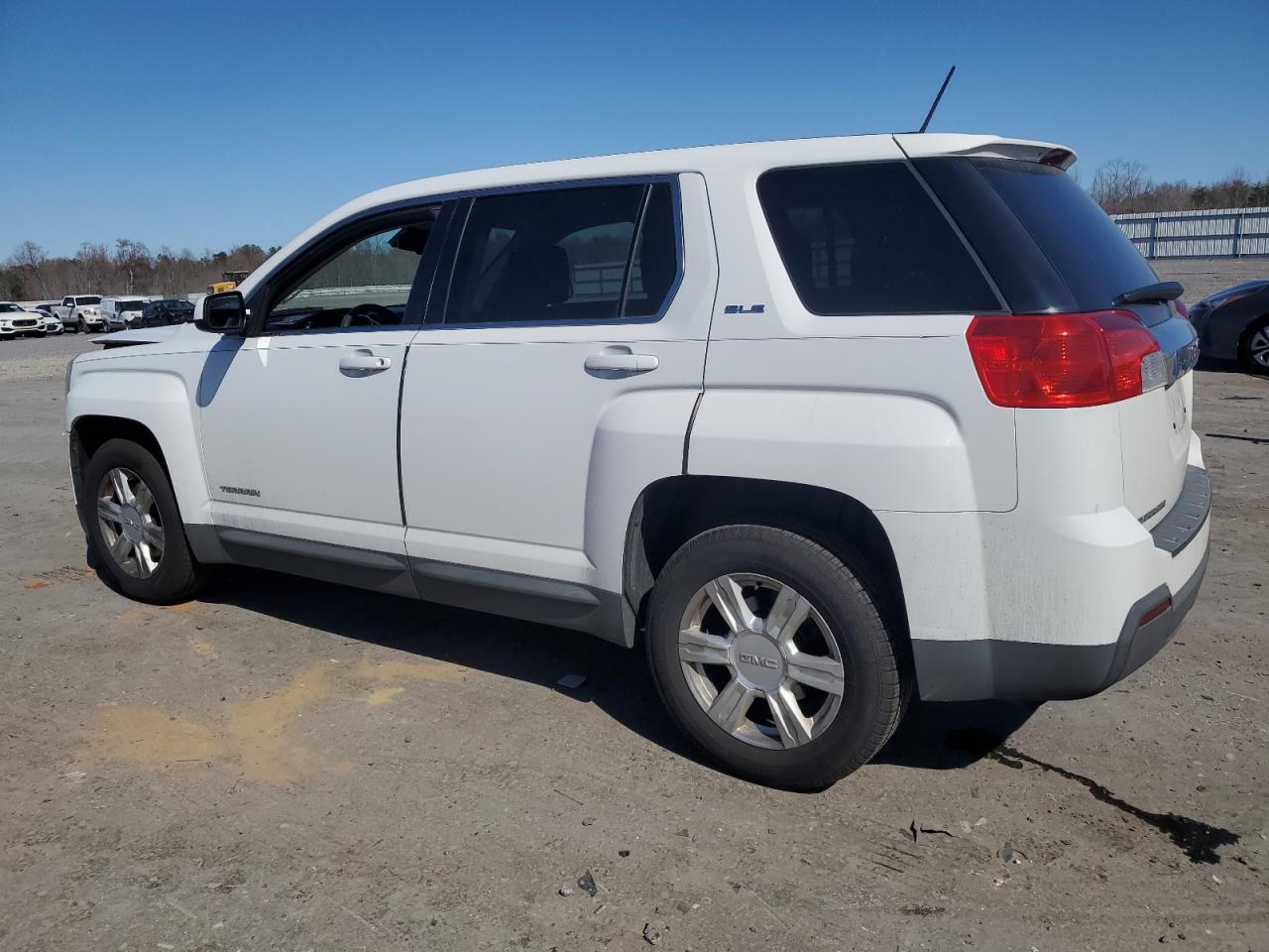 2015 GMC Terrain - Image 2