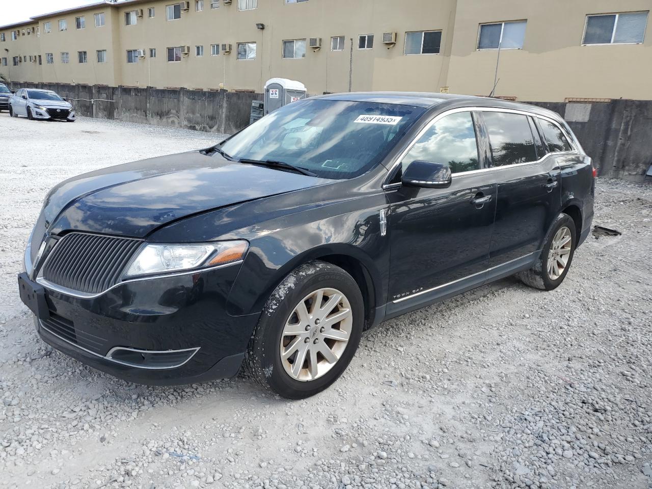 2013 Lincoln MKT - Image 1