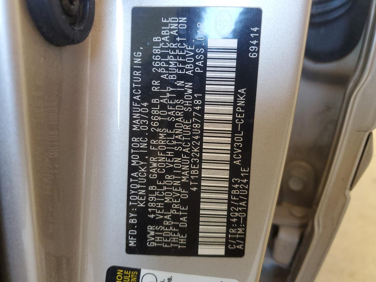 2004 Toyota Camry - Image 12