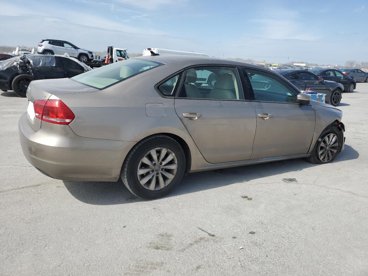 2015 Volkswagen Passat - Image 3
