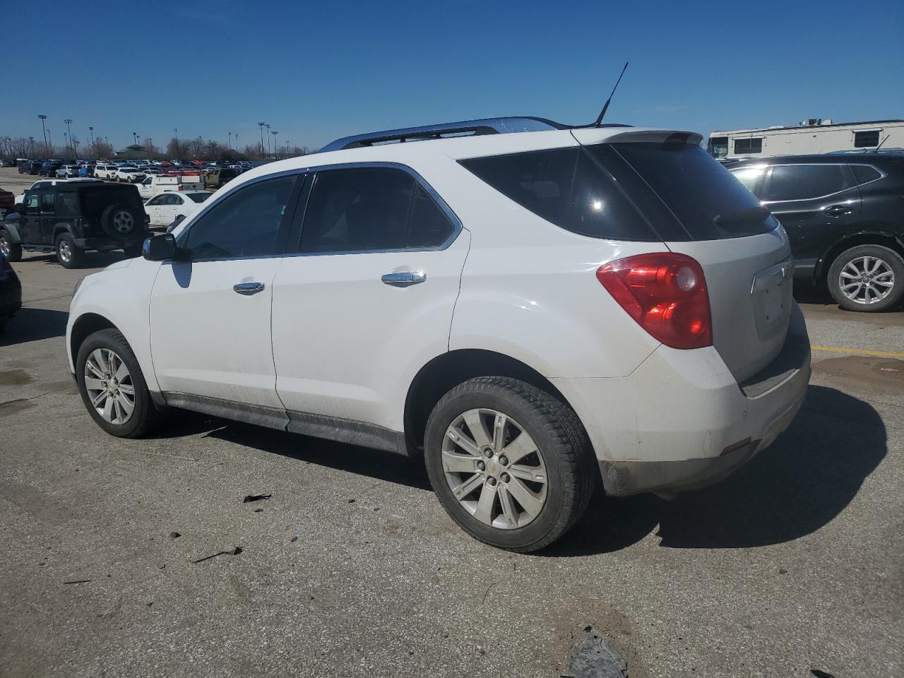 2010 Chevrolet Equinox - Image 2