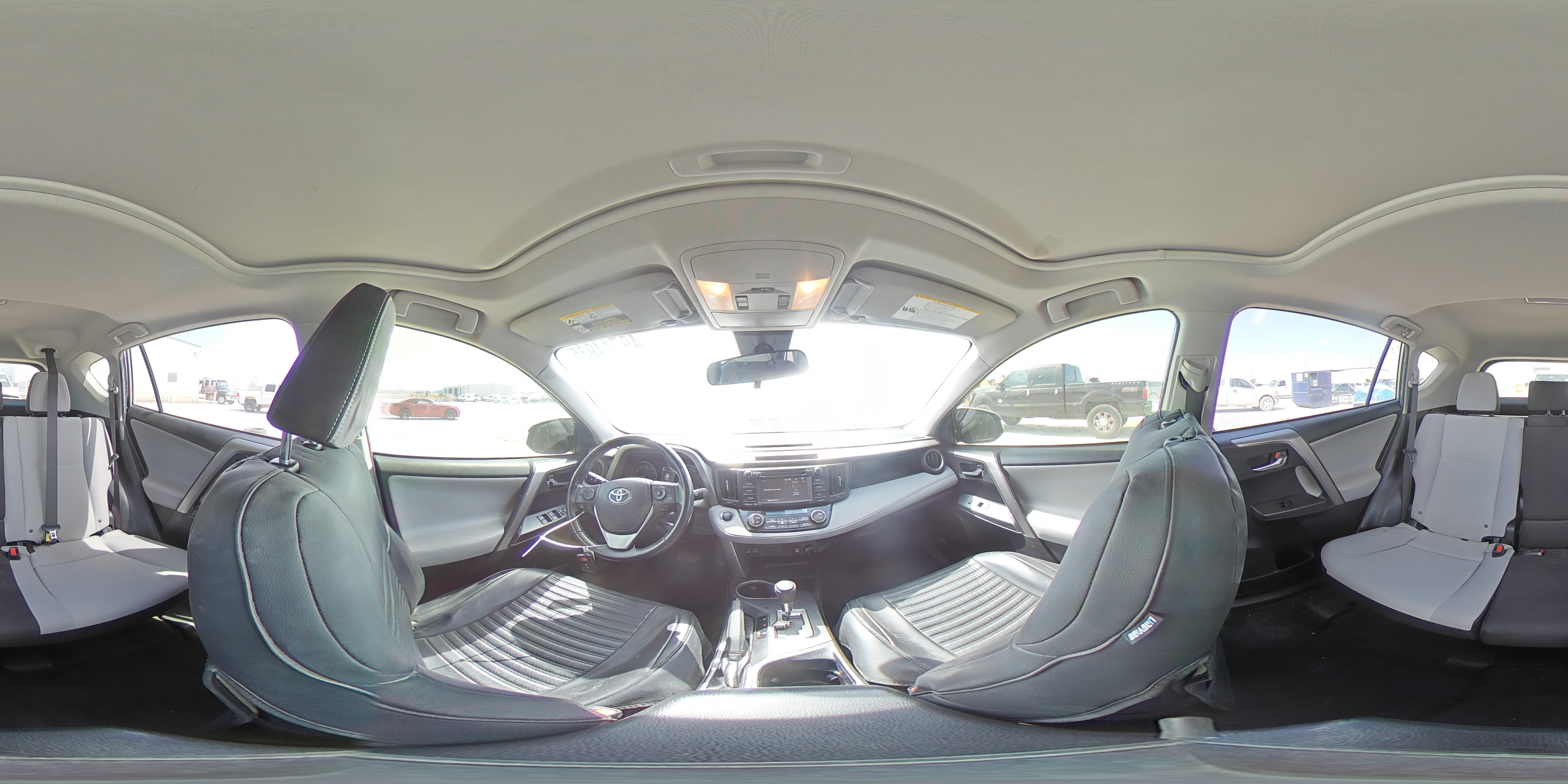 2018 Toyota RAV 4 - Image 12