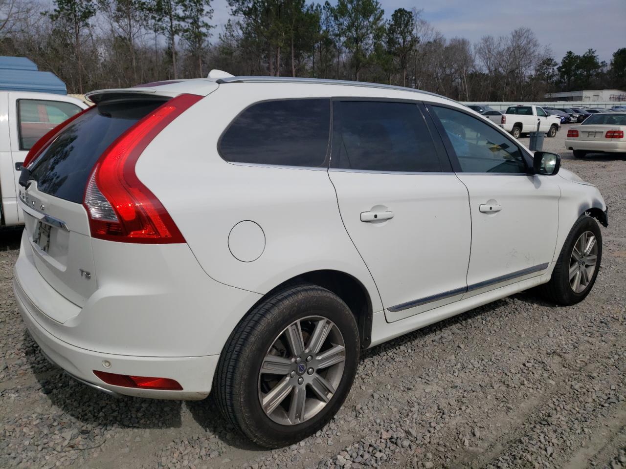 2017 Volvo XC60 - Image 3