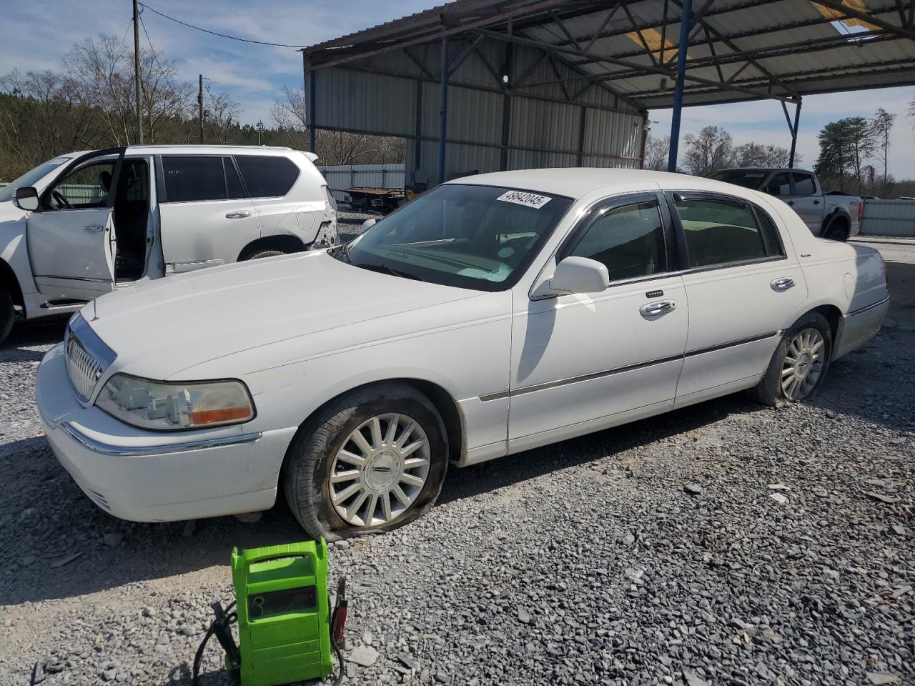 2004 Lincoln Town Car Executive на продаже в Cartersville, GA - Undercarriage