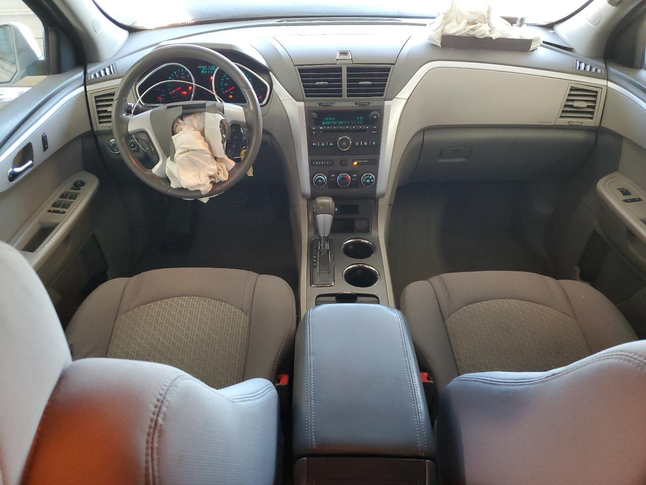 2010 Chevrolet Traverse - Image 8