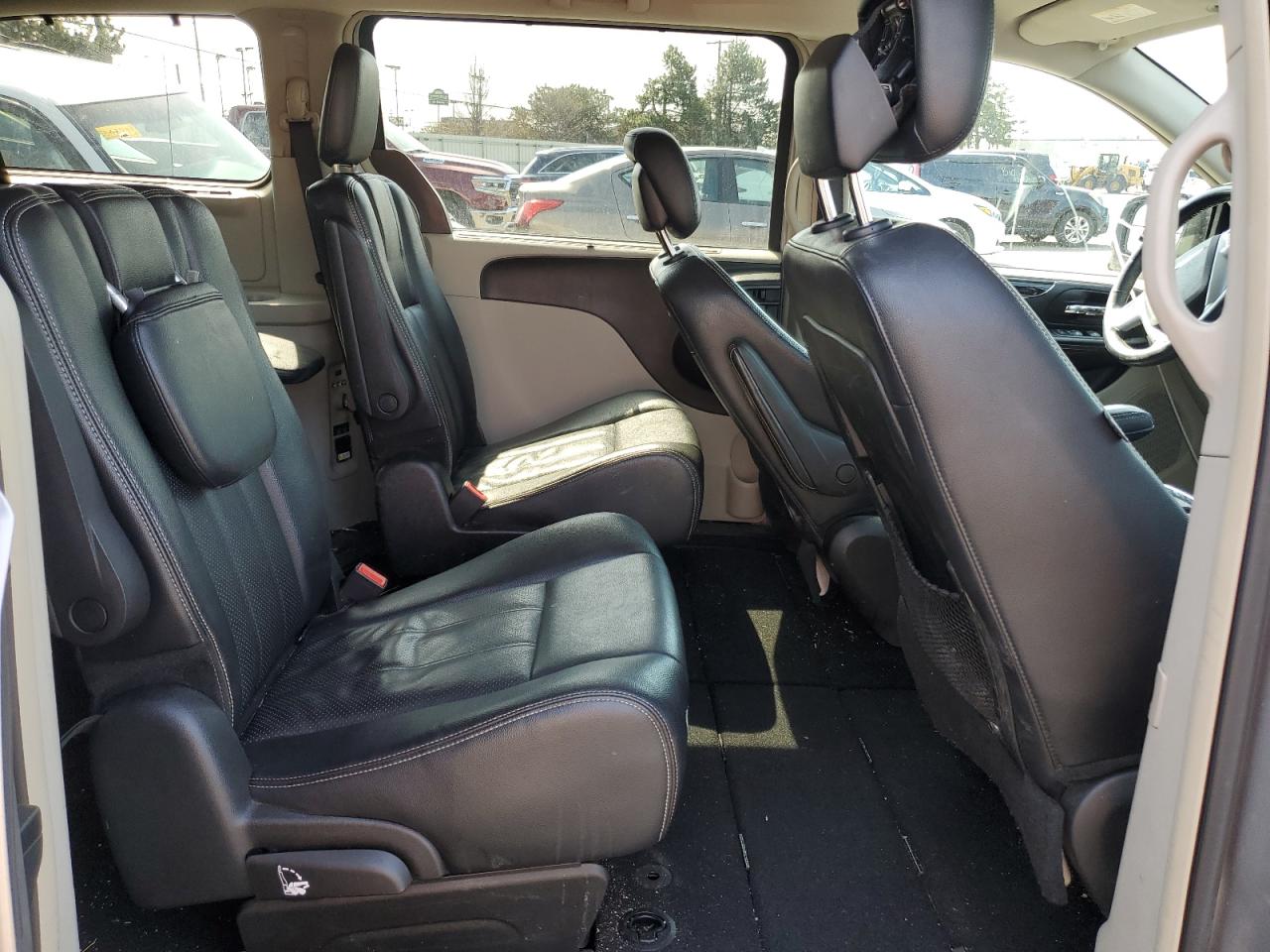 2014 Chrysler Town & Country Touring L VIN: 2C4RC1CG6ER165321 Lot: 48849045