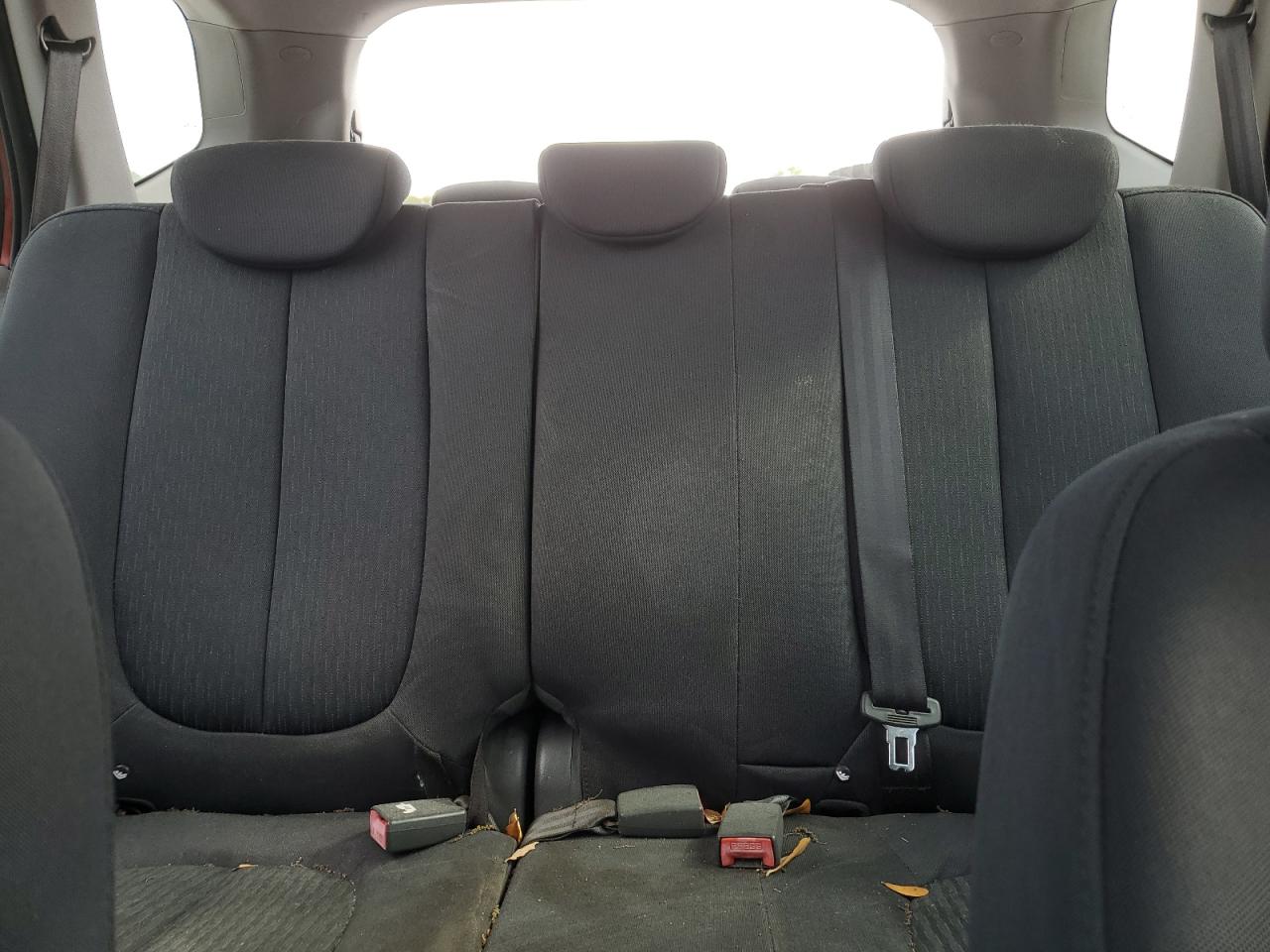 2008 Kia Rondo - Image 10