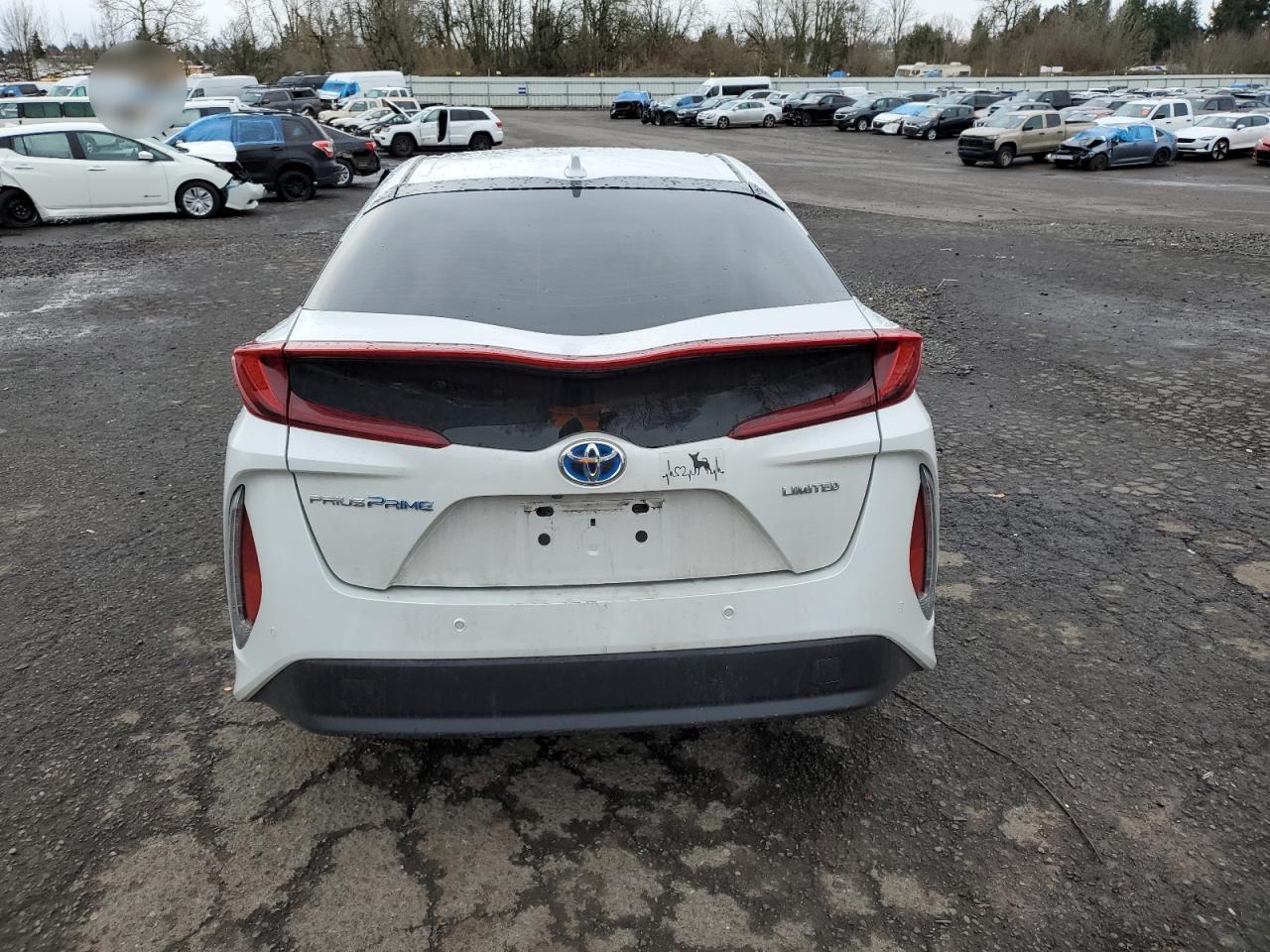 2022 Toyota Prius - Image 6