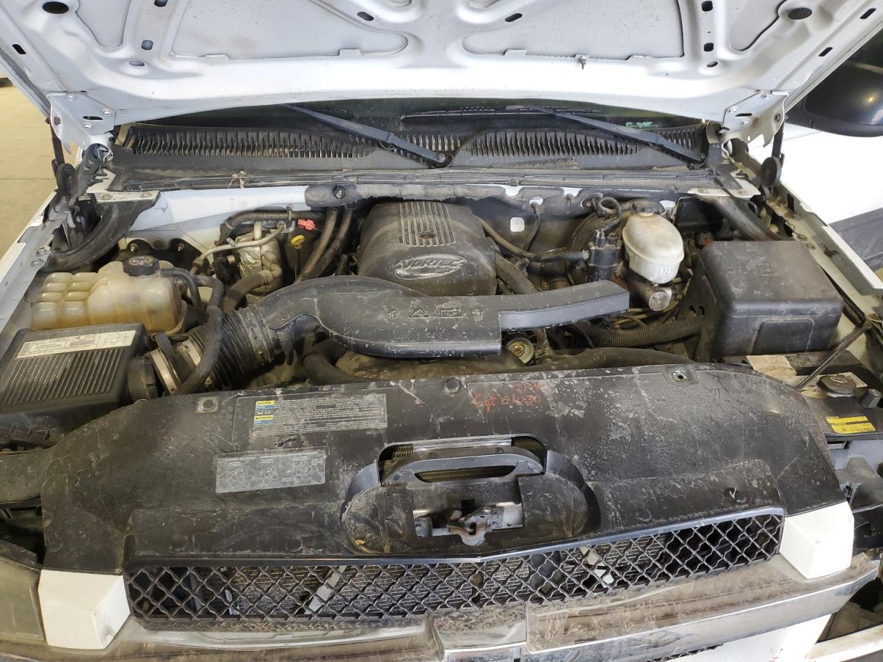 2003 Chevrolet Avalanche - Image 11