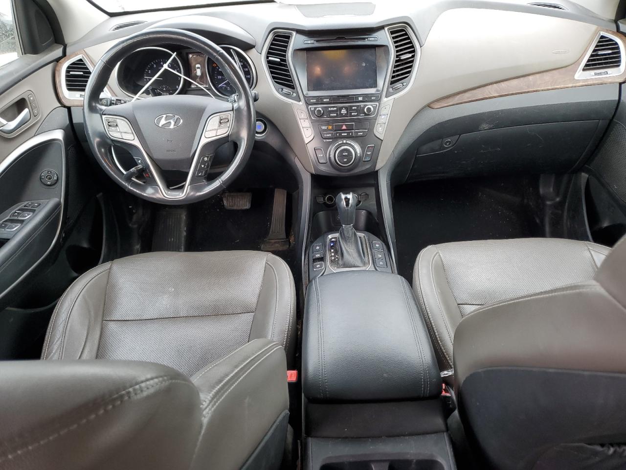 2017 Hyundai Santa Fe - Image 8