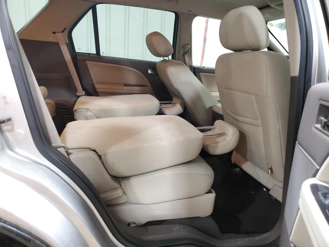 2009 Ford Taurus - Image 11