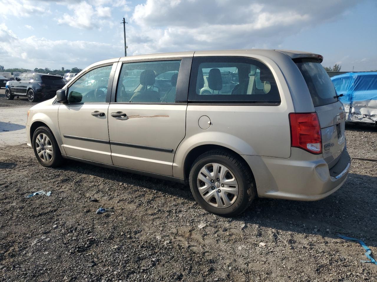 2014 Dodge Caravan - Image 2