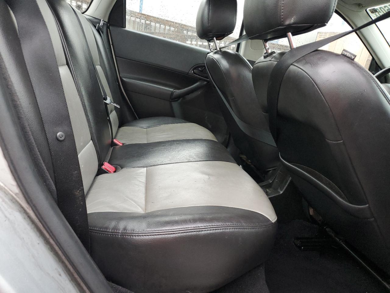 2007 Ford Focus - Image 11