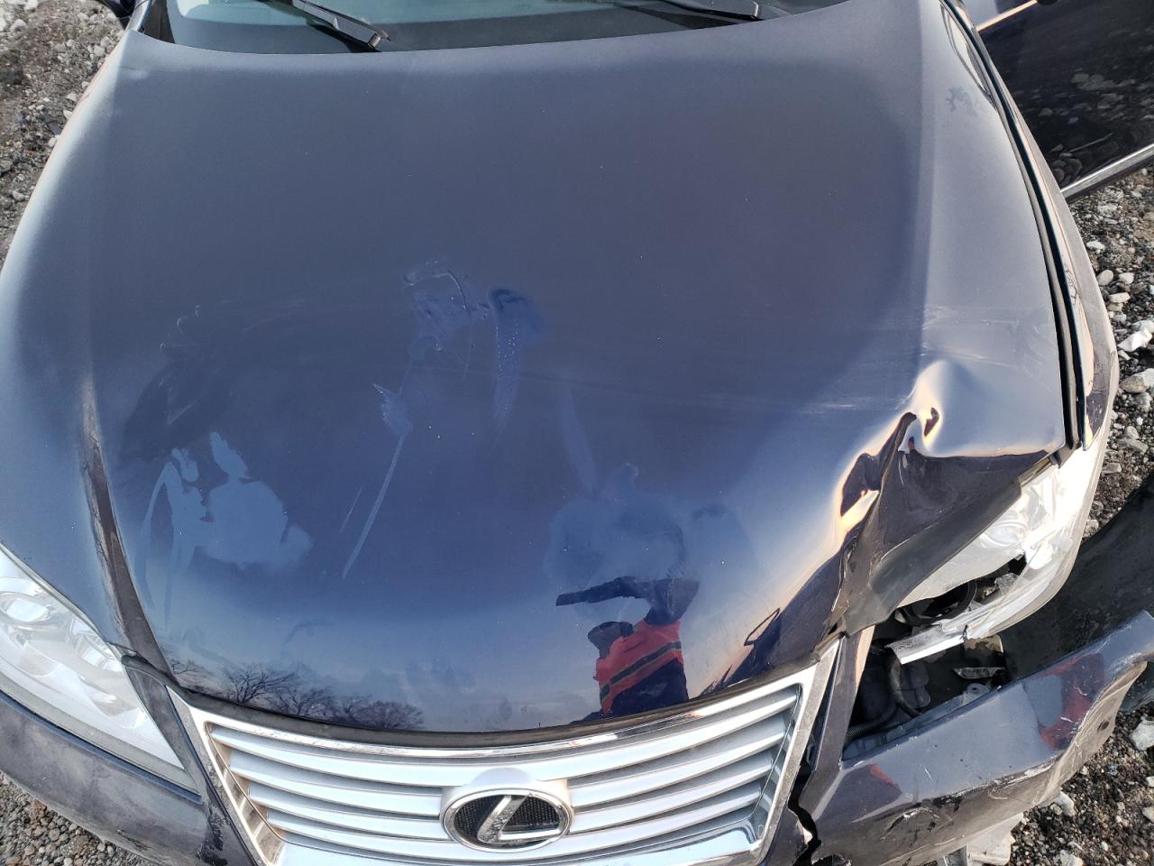 2011 Lexus ES - Image 11