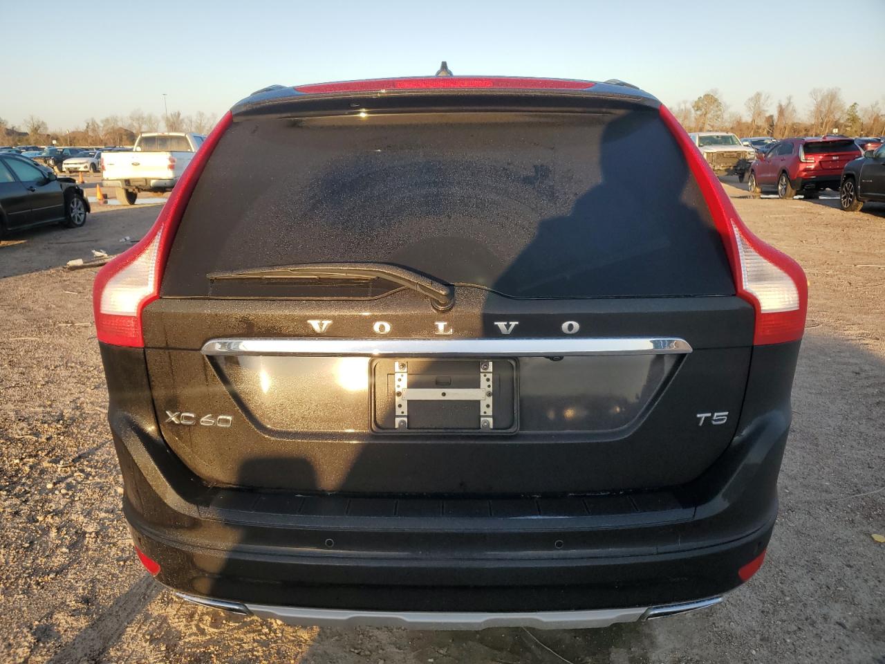 2017 Volvo XC60 - Image 6