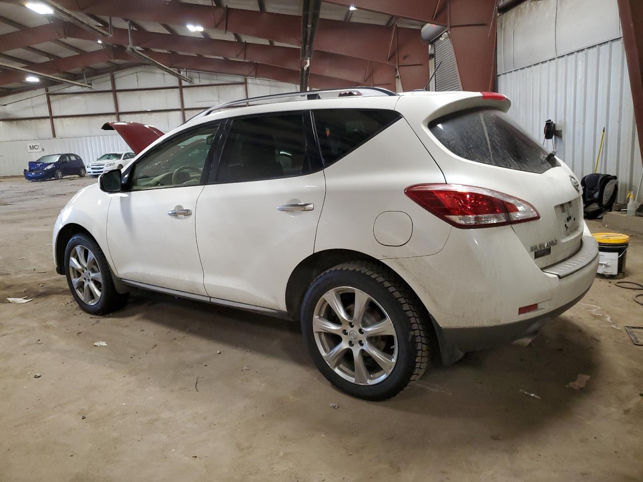 2014 Nissan Murano - Image 2