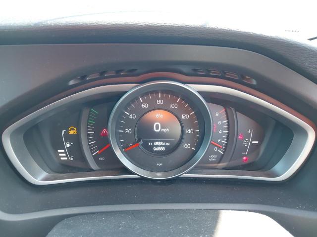 2016 VOLVO V40 MOMENT