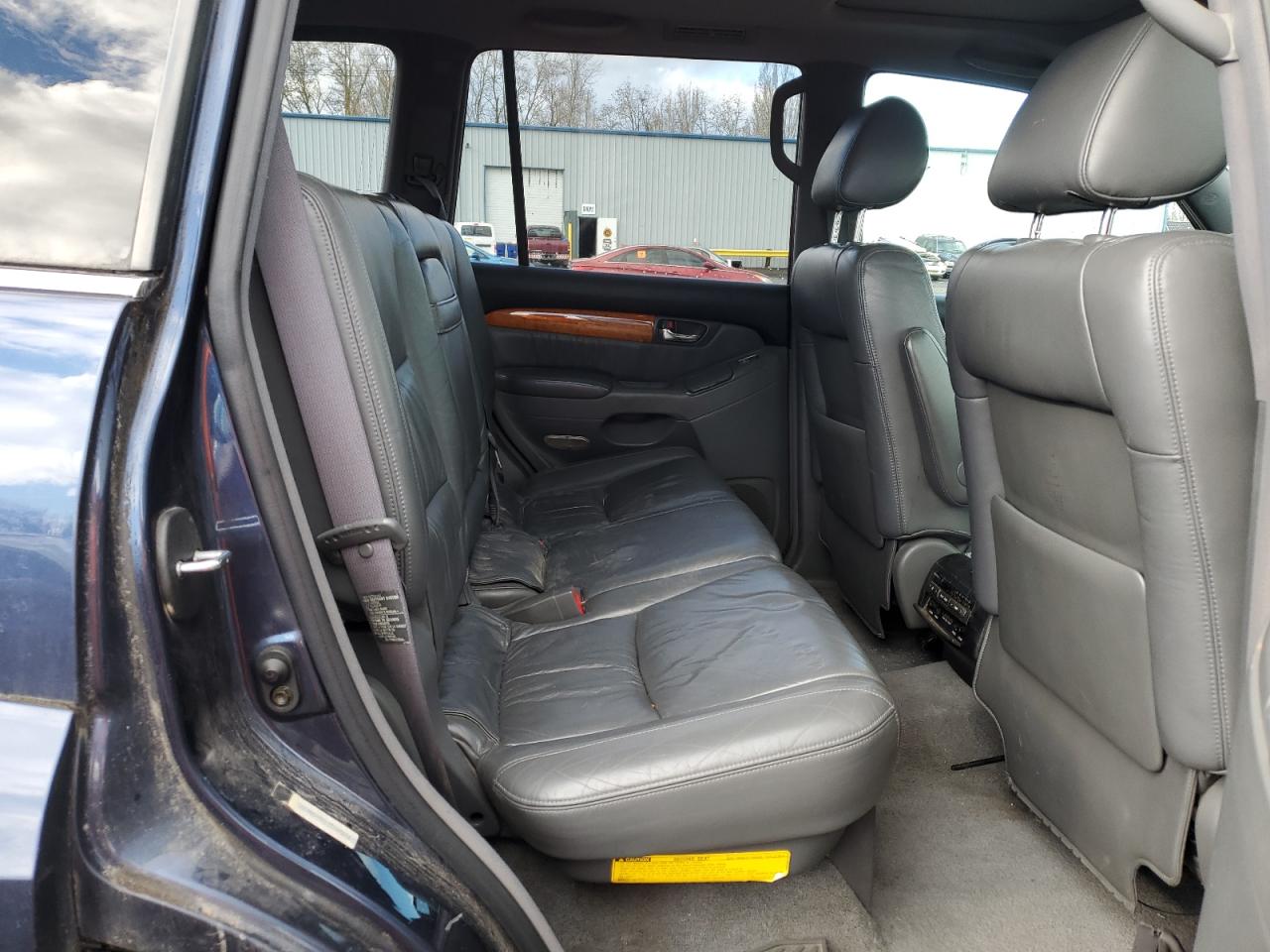 2003 Lexus GX - Image 11