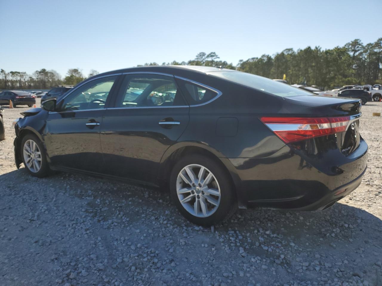 2014 Toyota Avalon - Image 2