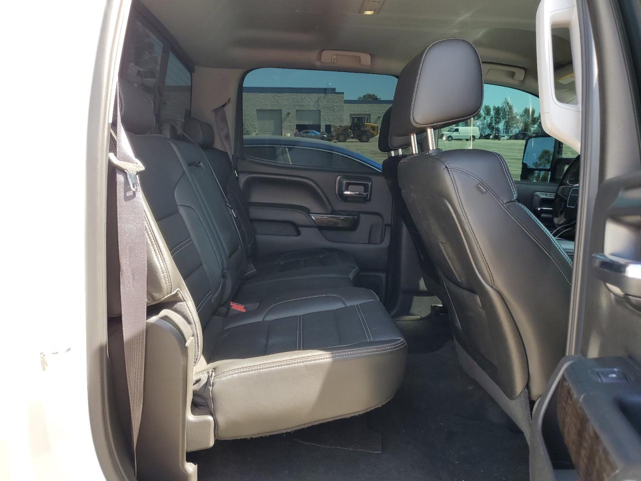 2015 GMC Sierra - Image 10